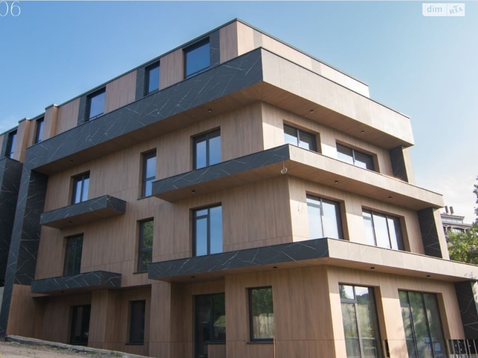 Boutique Apartments, Ломаківська 55 — вид на Печерські схили та Ботанічний сад